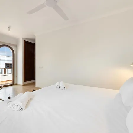 Home2book Exclusive Volcan Art & Light *