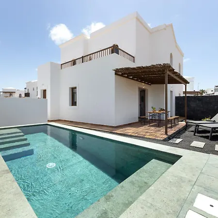 Home2book Exclusive Volcan Art & Light *